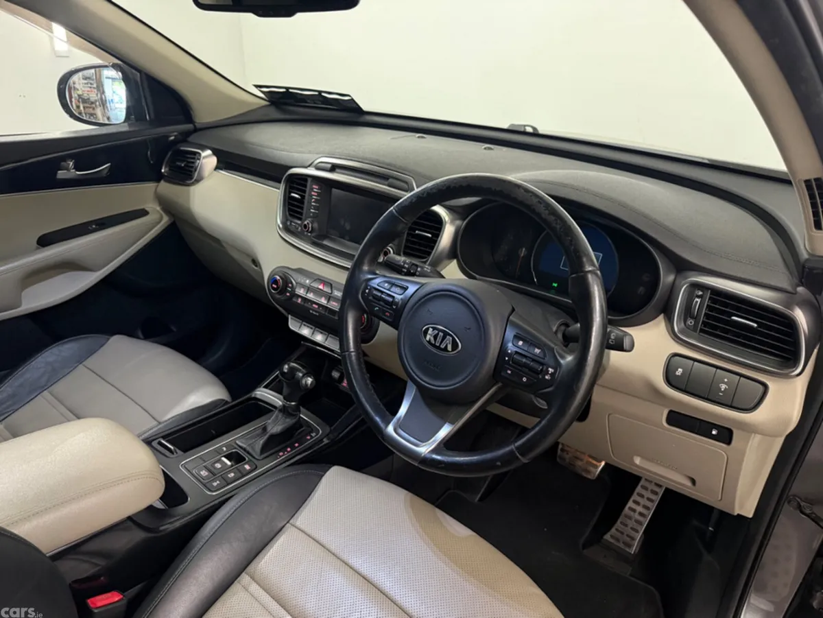 Kia Sorento SUV, Diesel, 2015, Grey
