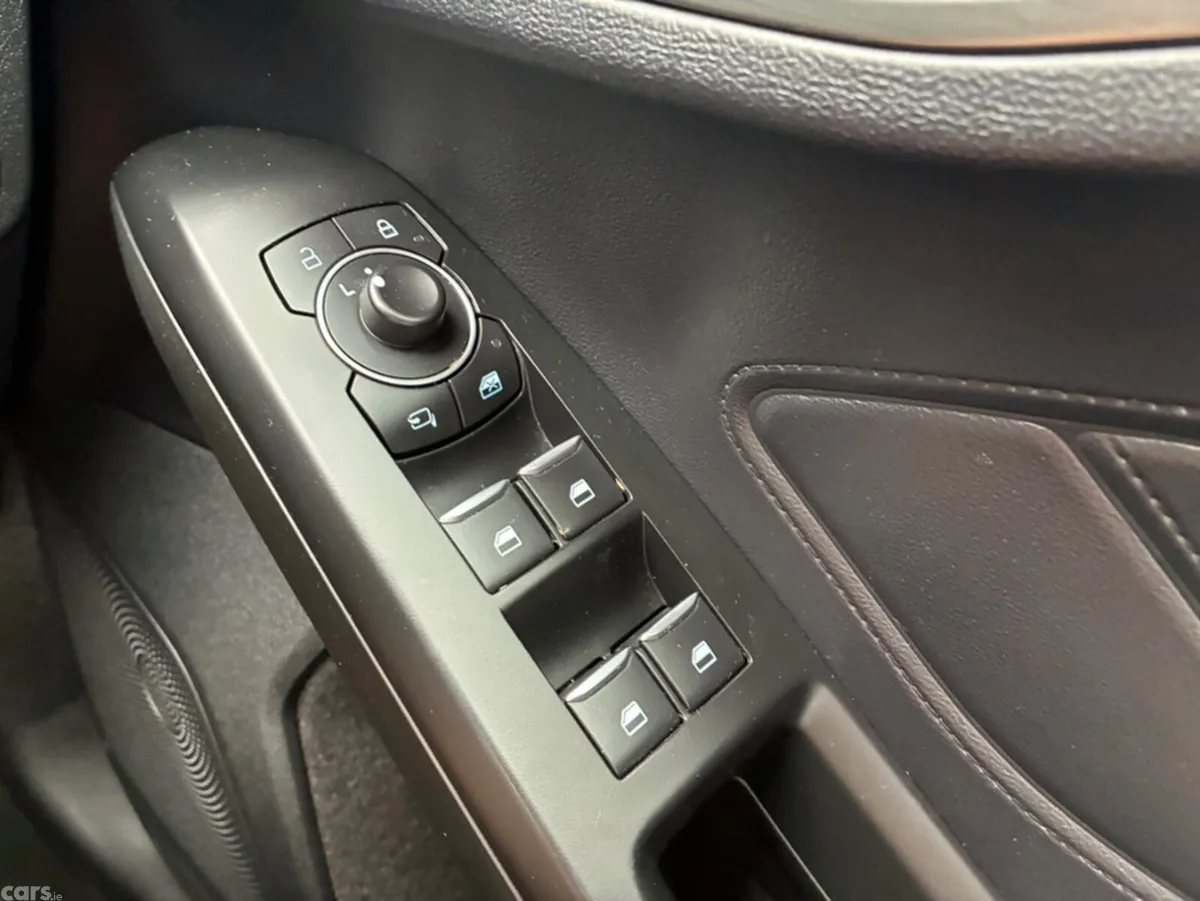 Ford Focus Hatchback, Petrol, 2023, Grey