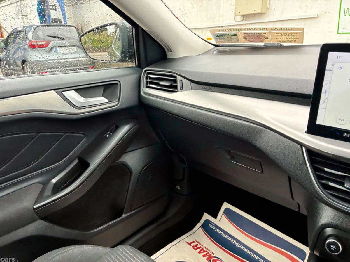 Ford Focus Hatchback, Petrol, 2023, Grey