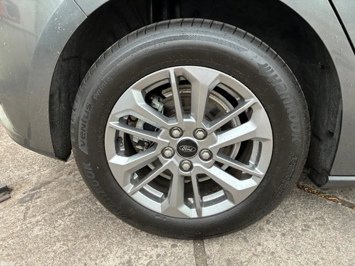 Ford Focus Hatchback, Petrol, 2023, Grey
