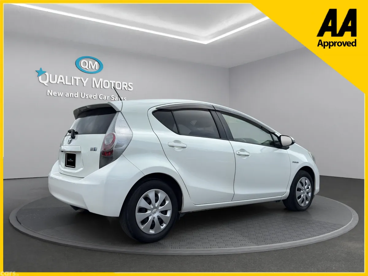 Toyota Aqua Hatchback, Petrol Hybrid, 2014, White