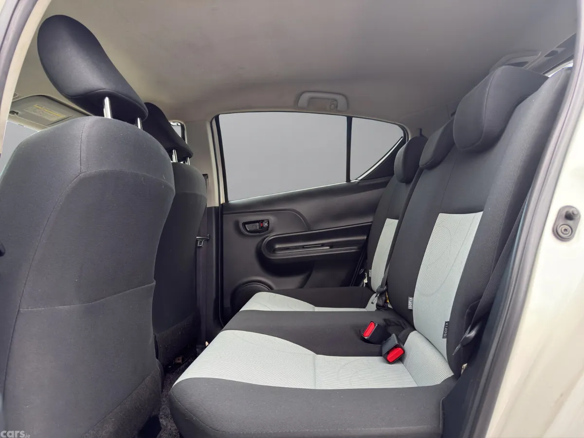 Toyota Aqua Hatchback, Petrol Hybrid, 2014, White