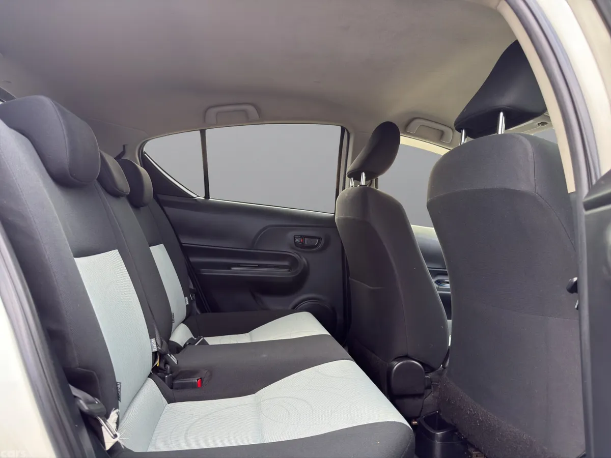 Toyota Aqua Hatchback, Petrol Hybrid, 2014, White