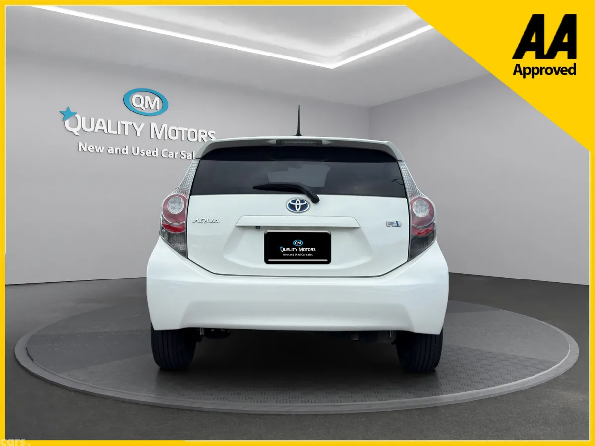Toyota Aqua Hatchback, Petrol Hybrid, 2014, White