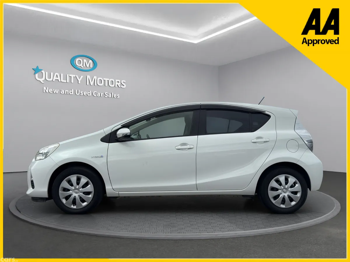 Toyota Aqua Hatchback, Petrol Hybrid, 2014, White