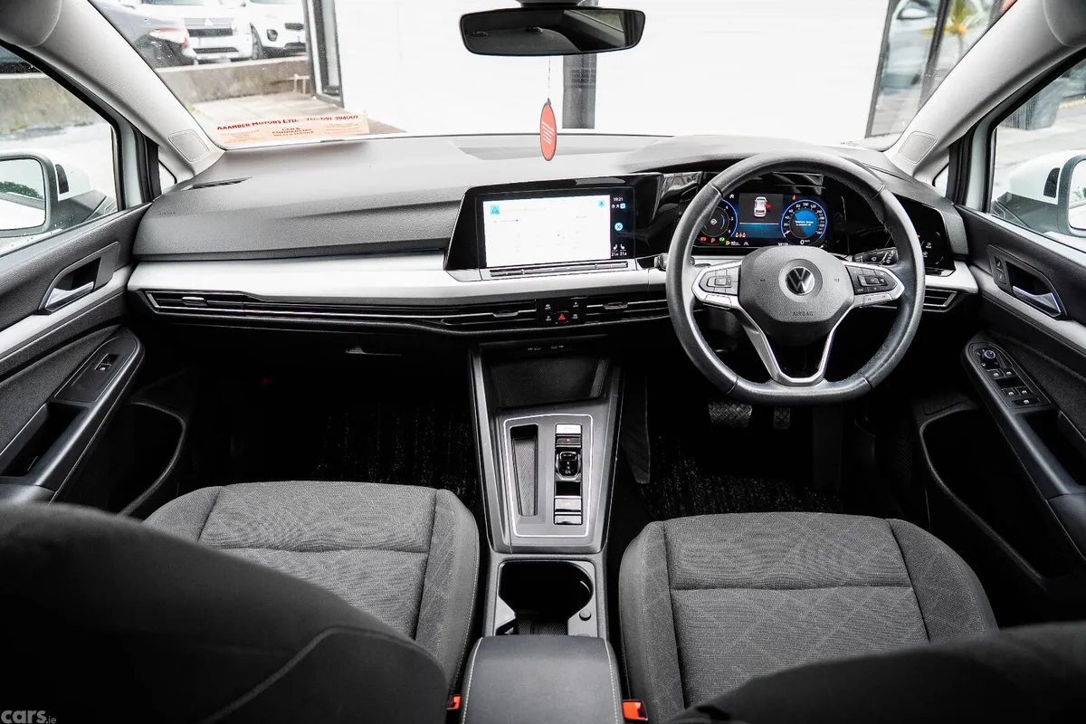 Volkswagen Golf Hatchback, Diesel, 2022, White