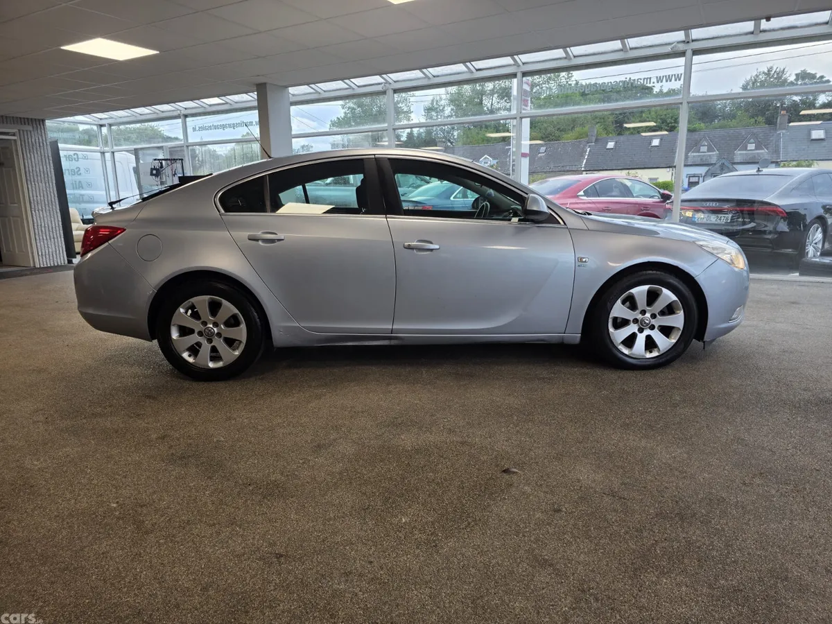 Vauxhall Insignia Hatchback, Diesel, 2013, Silver