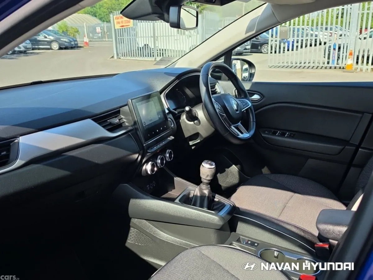 Renault Captur Hatchback, Petrol, 2022, Blue