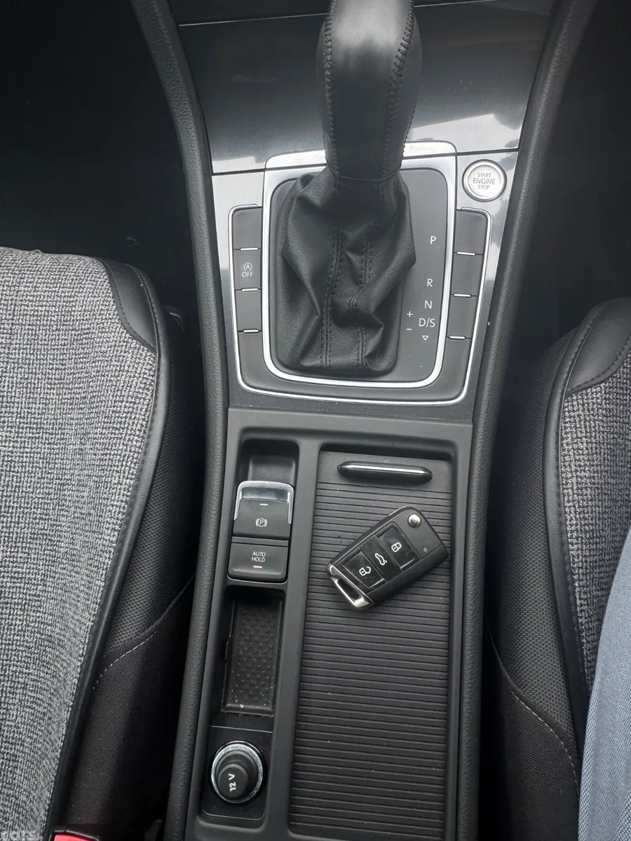 Volkswagen Golf Hatchback, Petrol, 2018, Silver