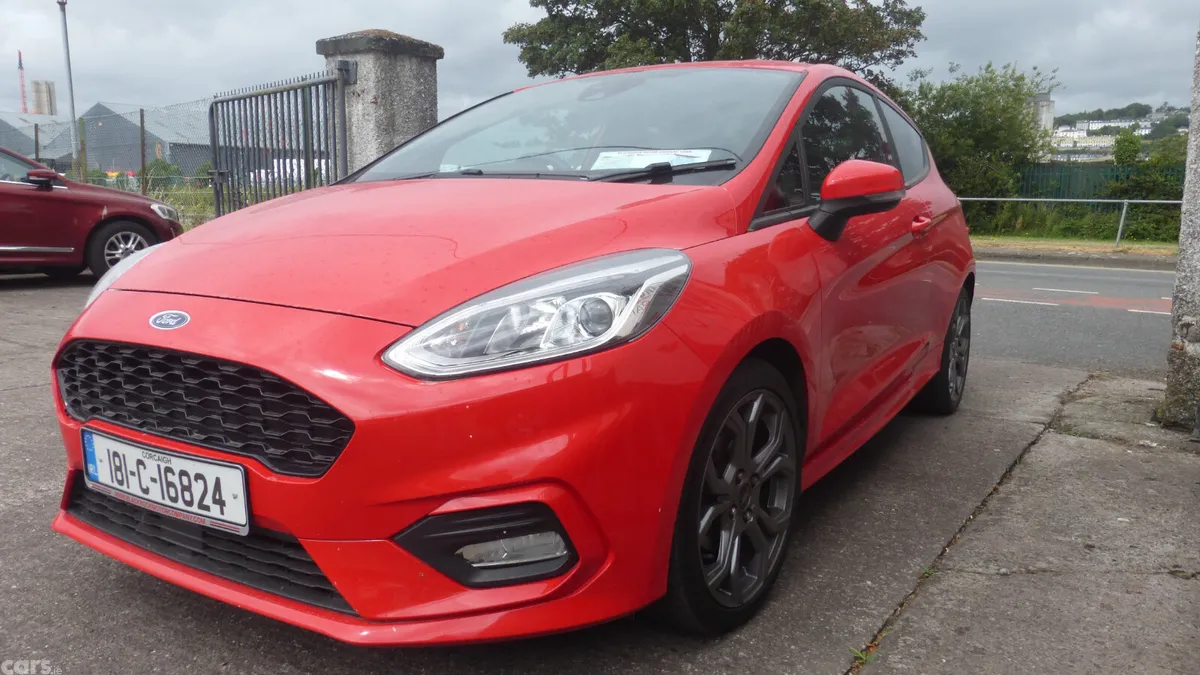 Ford Fiesta Hatchback, Petrol, 2018, Red