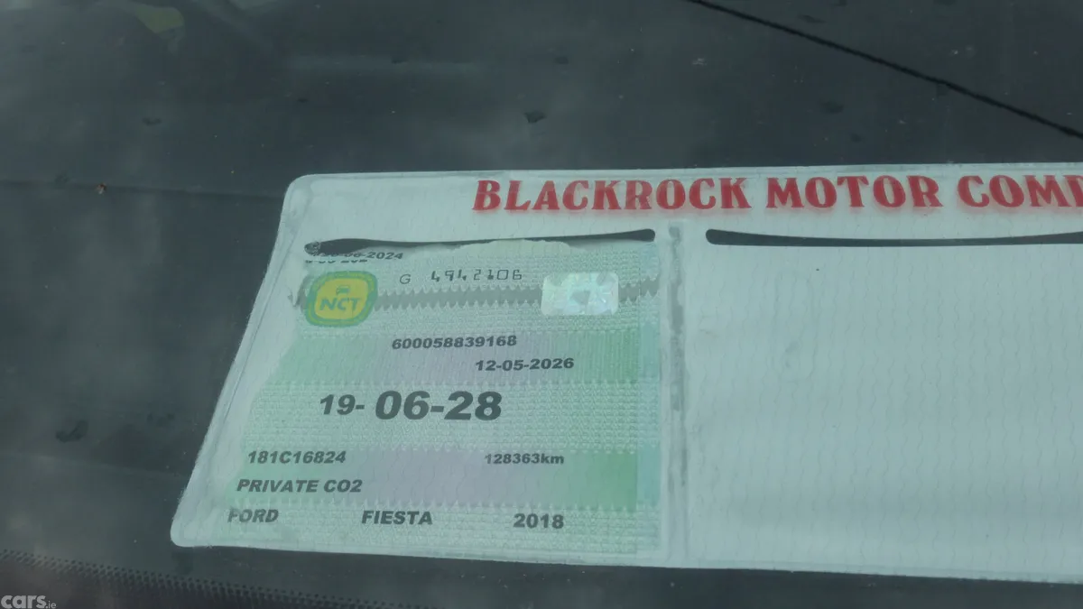 Ford Fiesta Hatchback, Petrol, 2018, Red
