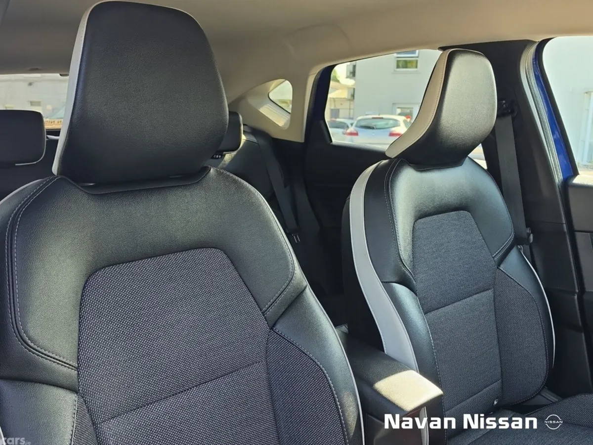 Renault Captur Hatchback, Petrol, 2022, Blue
