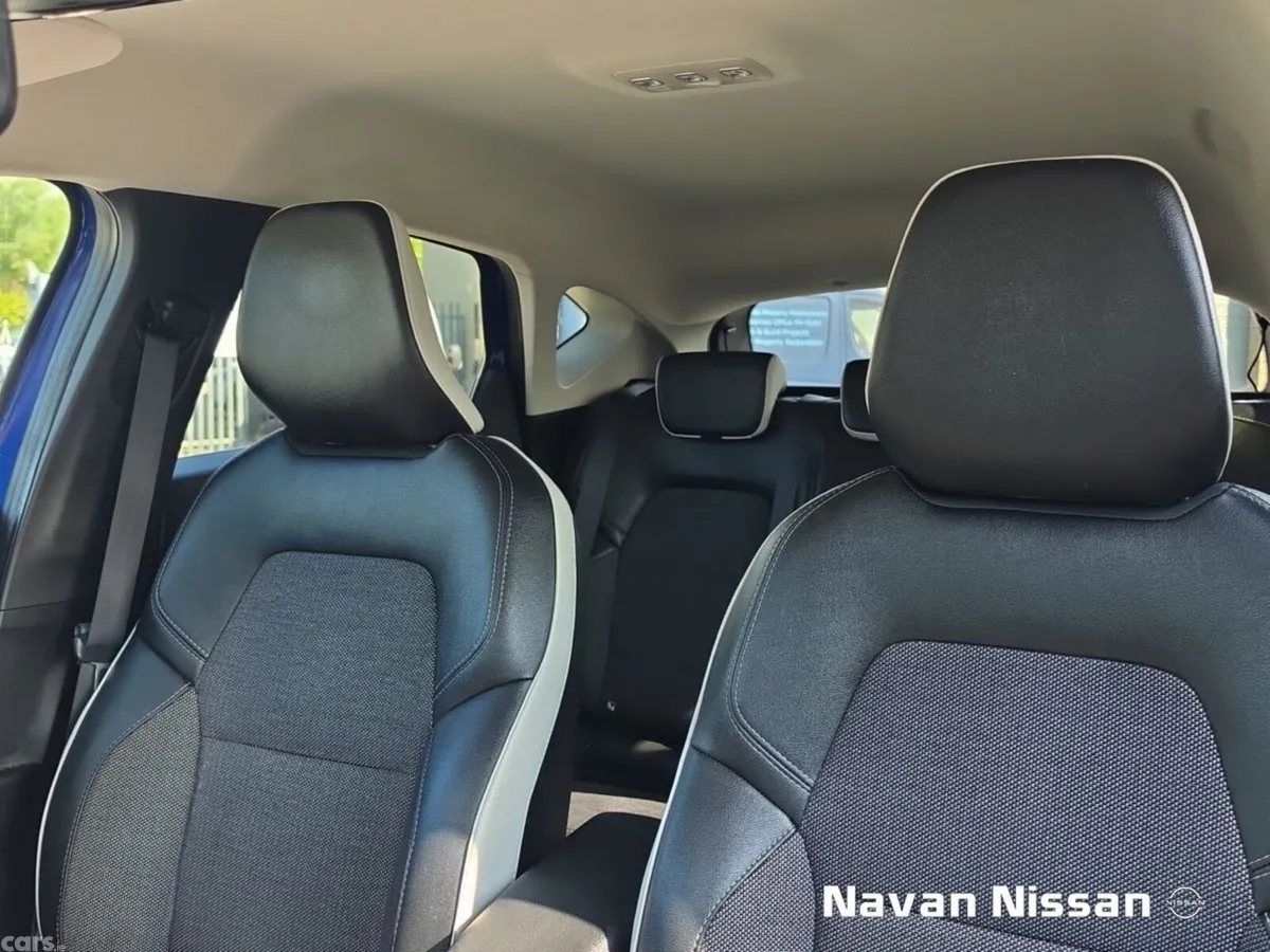 Renault Captur Hatchback, Petrol, 2022, Blue