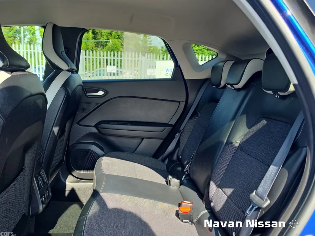 Renault Captur Hatchback, Petrol, 2022, Blue