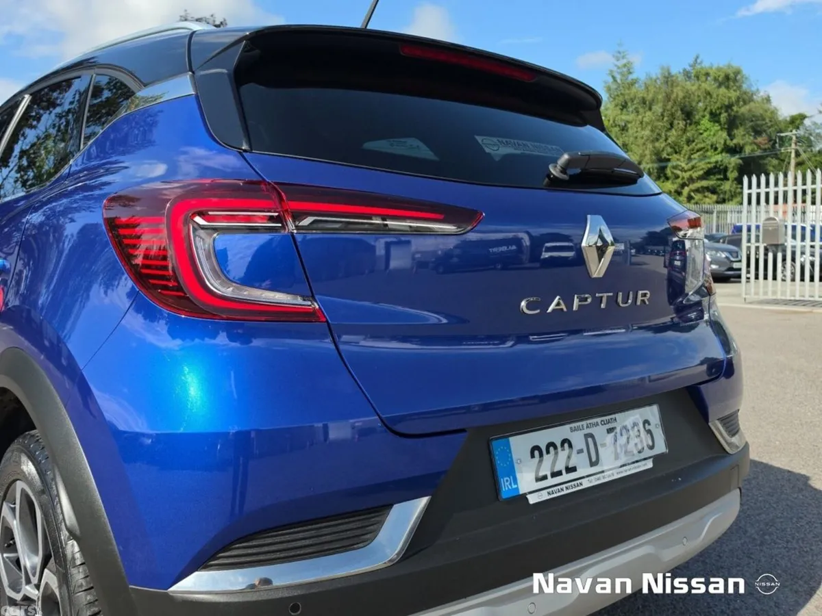 Renault Captur Hatchback, Petrol, 2022, Blue