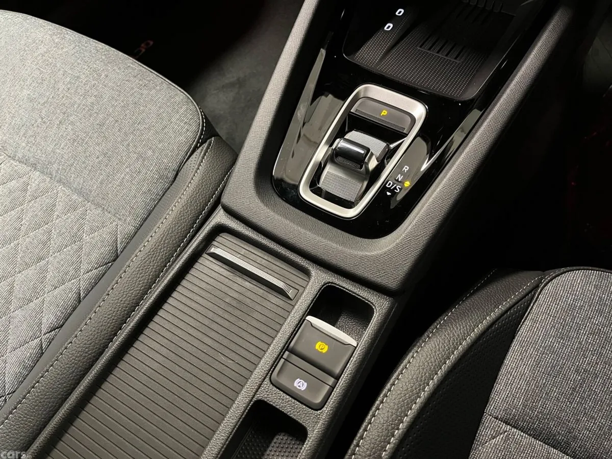 Skoda Octavia Estate, Petrol, 2026, Grey