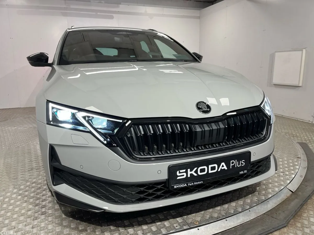 Skoda Octavia Estate, Petrol, 2026, Grey