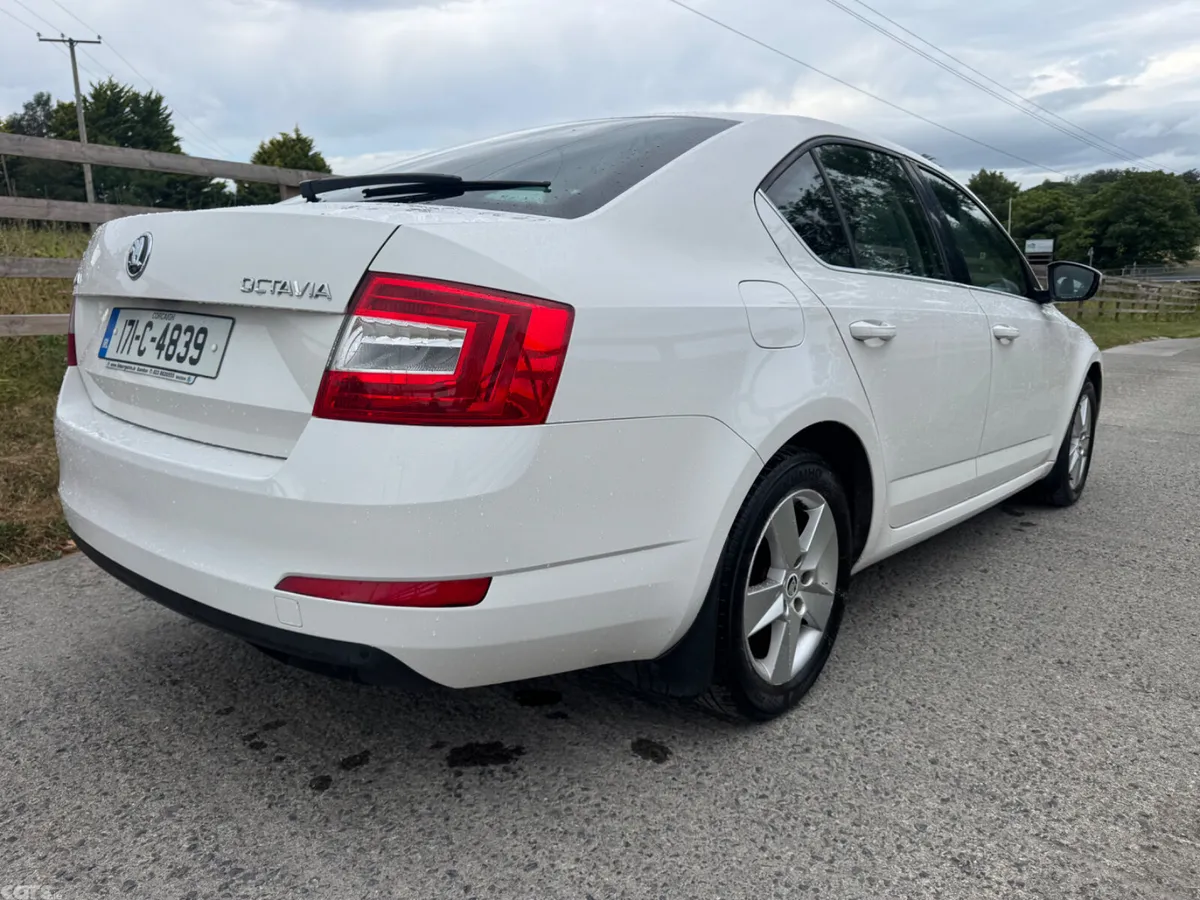 Skoda Octavia Saloon, Diesel, 2017, White