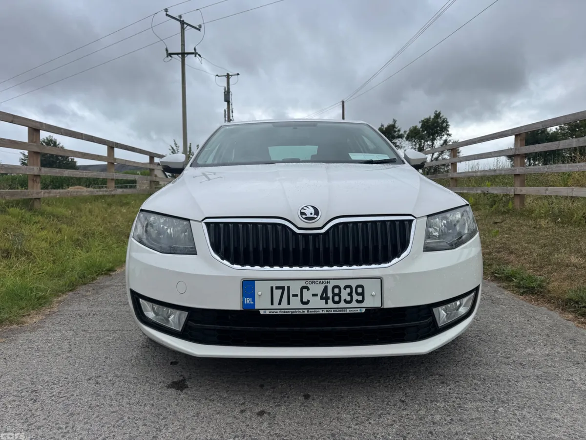 Skoda Octavia Saloon, Diesel, 2017, White