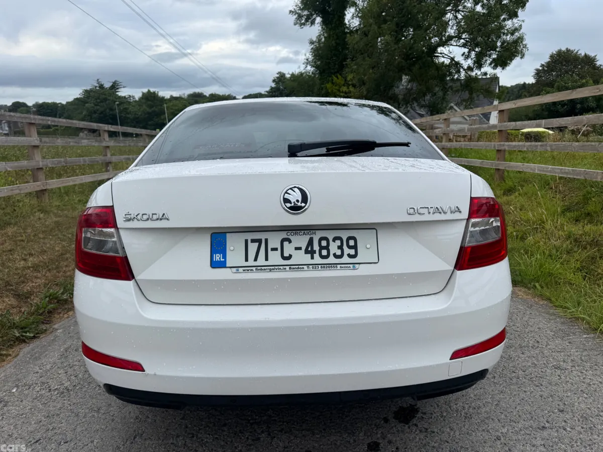 Skoda Octavia Saloon, Diesel, 2017, White