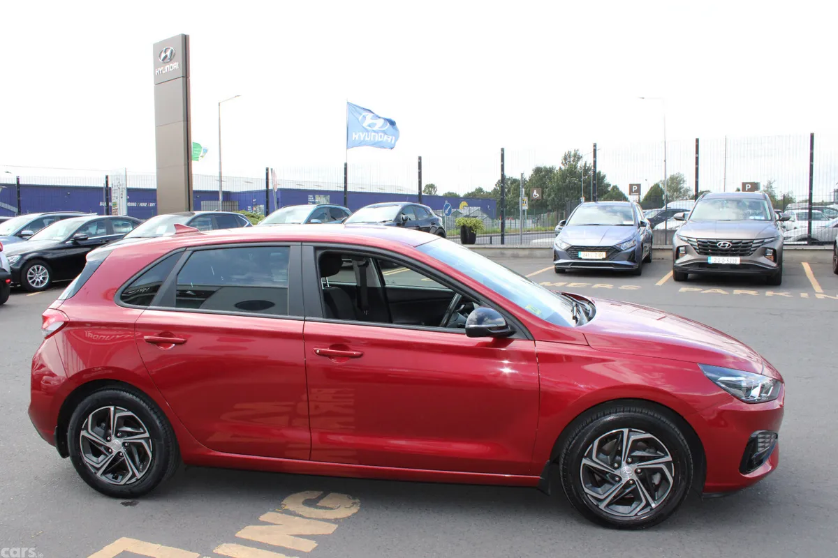 Hyundai i30 Hatchback, Diesel, 2021, Red