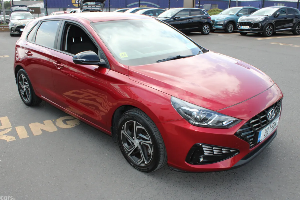 Hyundai i30 Hatchback, Diesel, 2021, Red