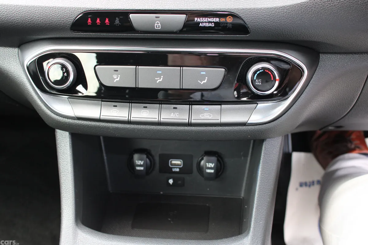 Hyundai i30 Hatchback, Diesel, 2021, Red