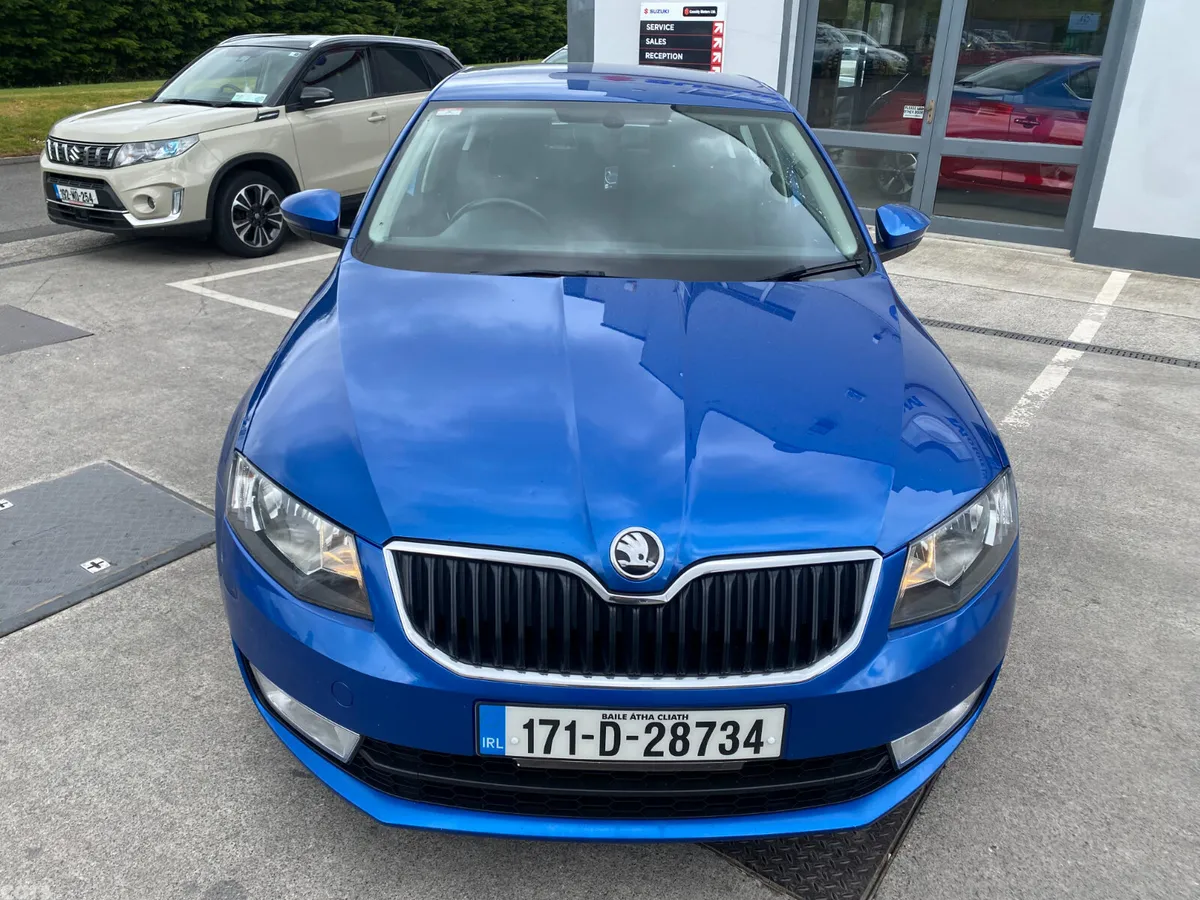 Skoda Octavia Saloon, Diesel, 2017, Blue