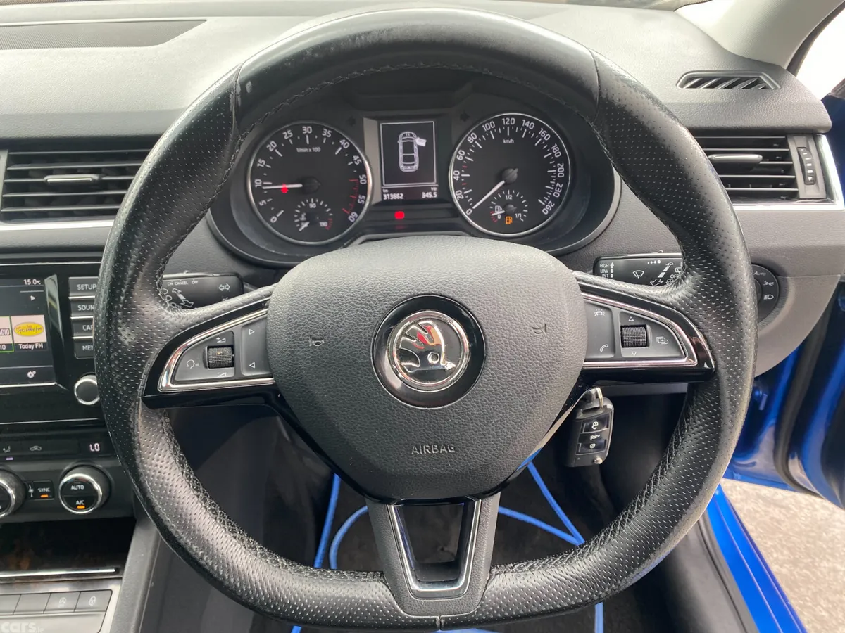 Skoda Octavia Saloon, Diesel, 2017, Blue