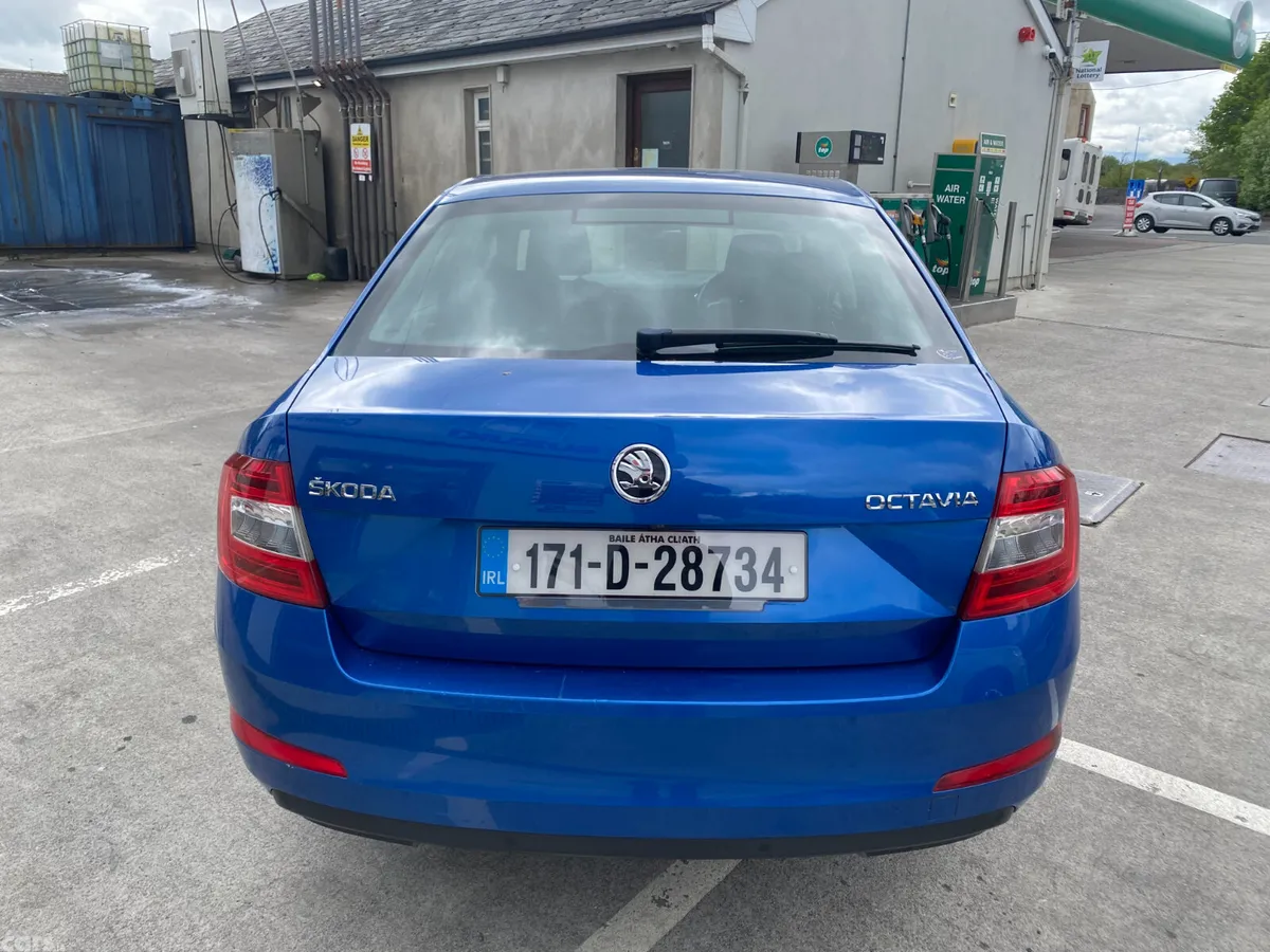 Skoda Octavia Saloon, Diesel, 2017, Blue