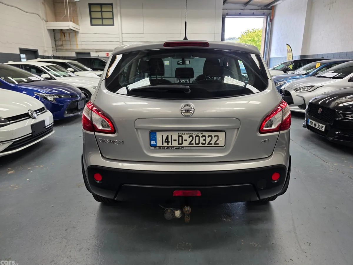 Nissan Qashqai Hatchback, Diesel, 2014, Silver