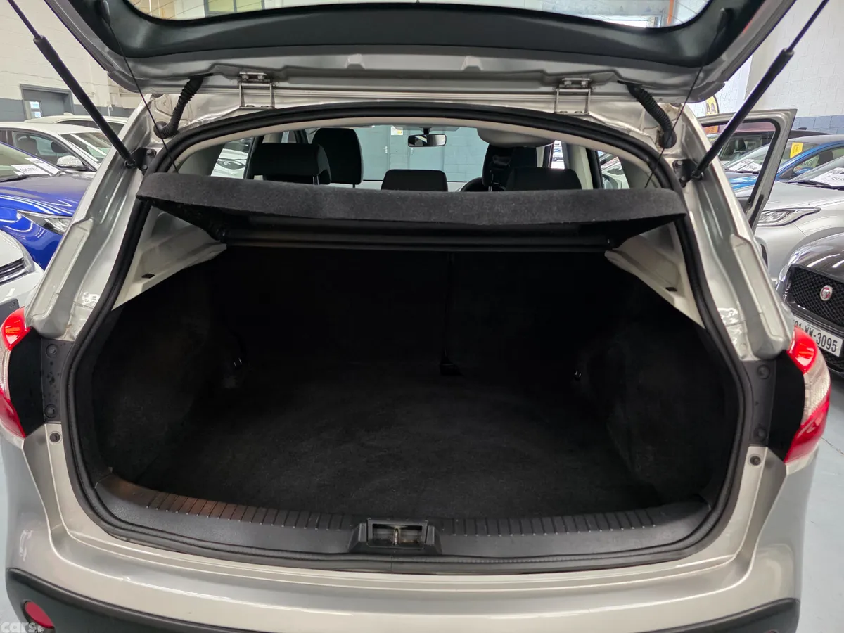 Nissan Qashqai Hatchback, Diesel, 2014, Silver