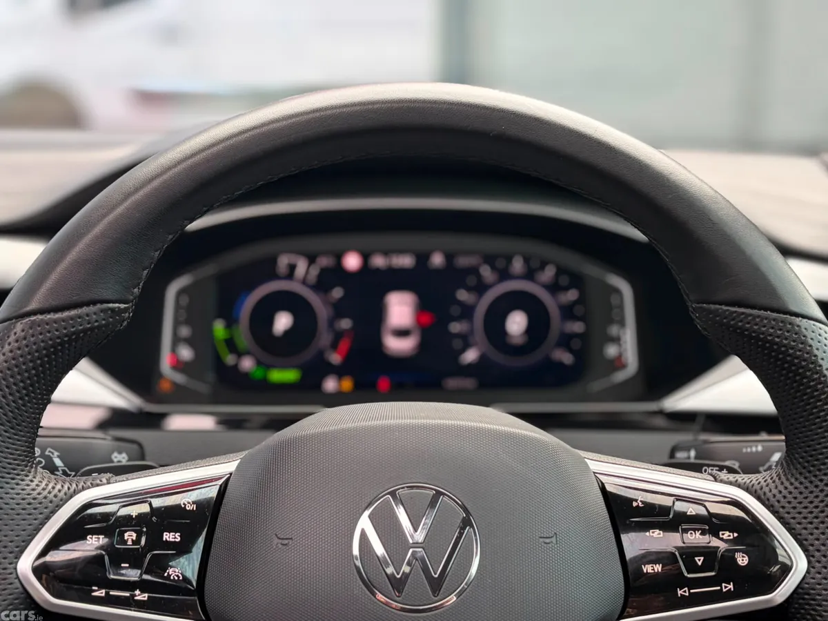 Volkswagen Arteon Hatchback, Petrol Hybrid, 2024, White