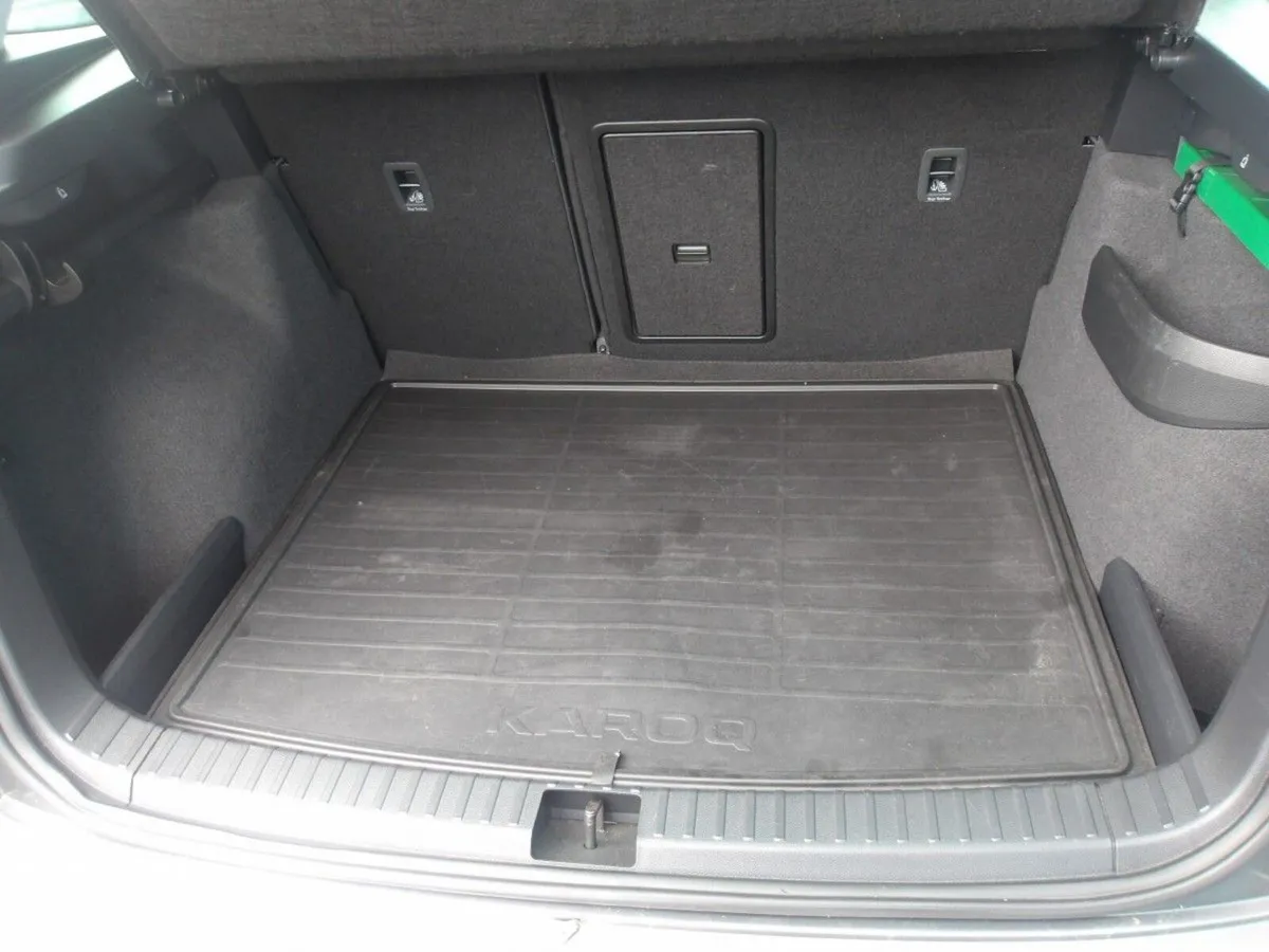 Skoda Karoq SUV, Diesel, 2023, Grey