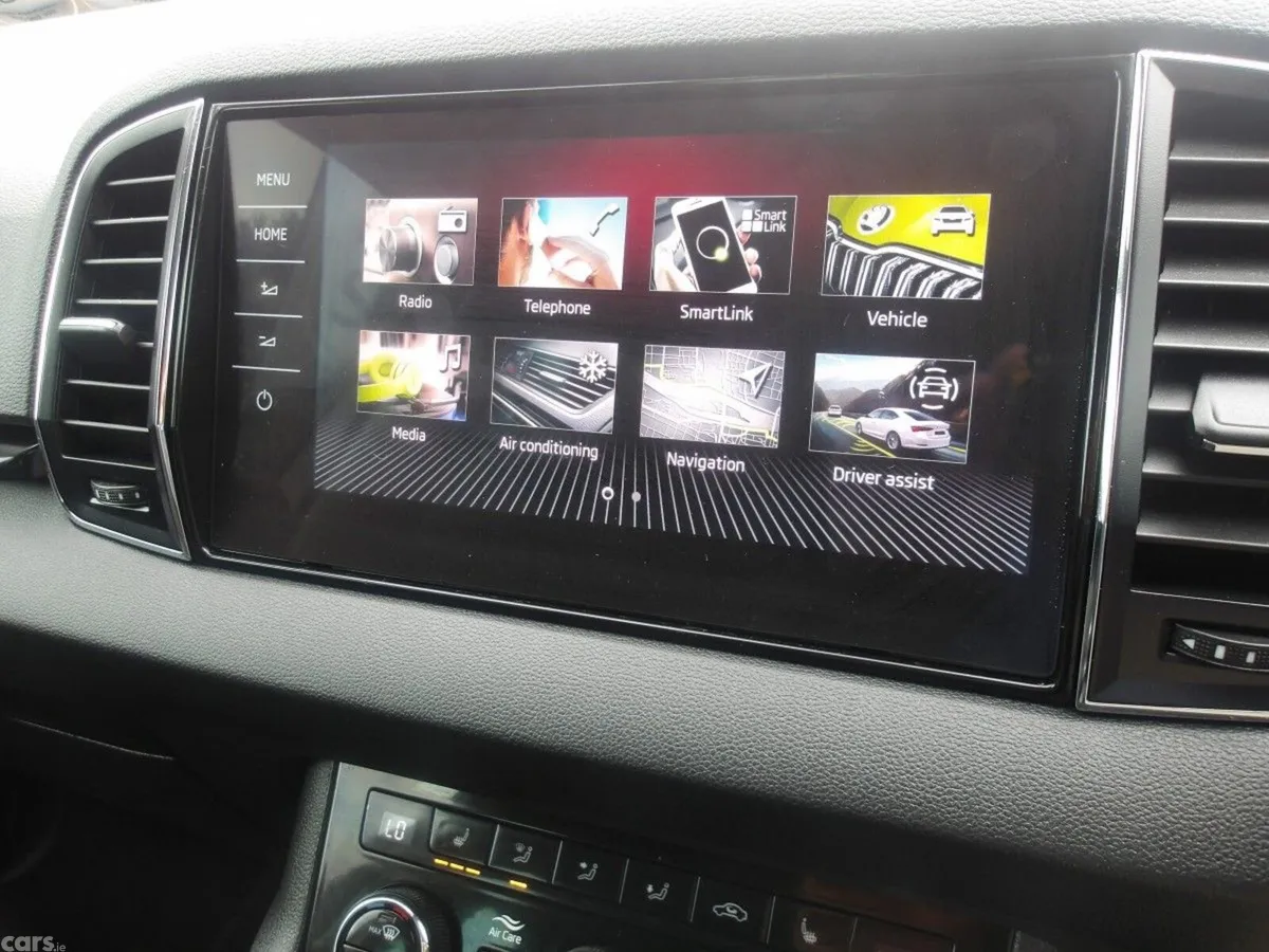 Skoda Karoq SUV, Diesel, 2023, Grey