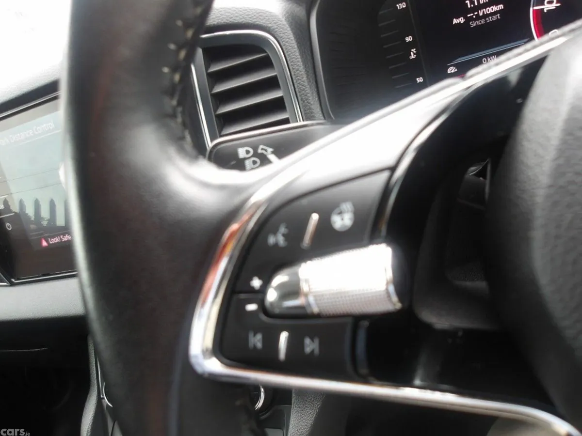 Skoda Karoq SUV, Diesel, 2023, Grey