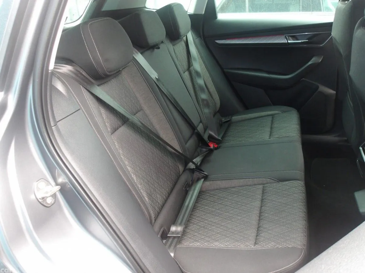 Skoda Karoq SUV, Diesel, 2023, Grey