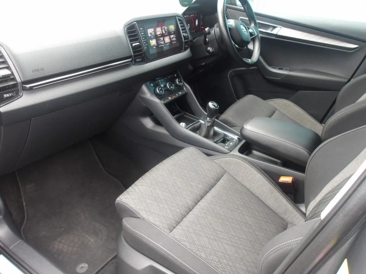 Skoda Karoq SUV, Diesel, 2023, Grey