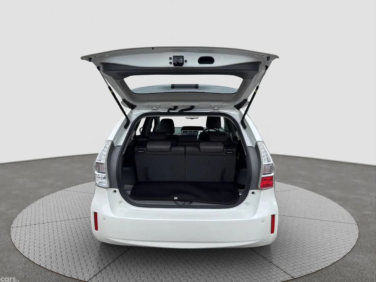 Toyota Prius MPV, Petrol Hybrid, 2013, White
