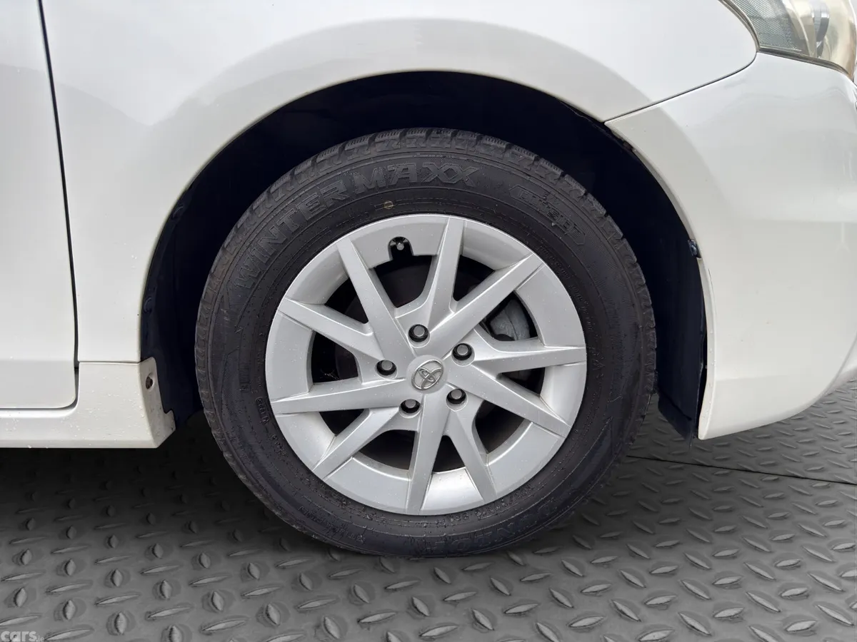 Toyota Prius MPV, Petrol Hybrid, 2013, White