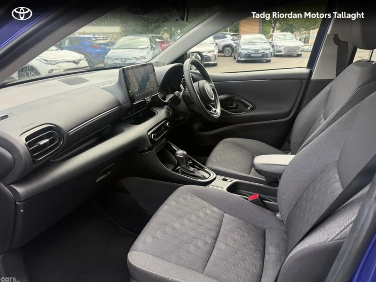 Toyota Yaris Hatchback, Petrol Hybrid, 2025, Blue