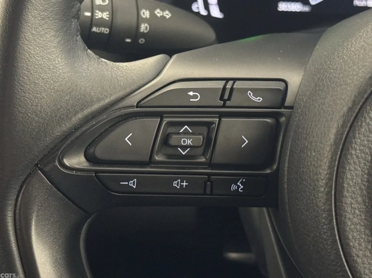 Toyota Yaris Cross SUV, Petrol Hybrid, 2025, Grey