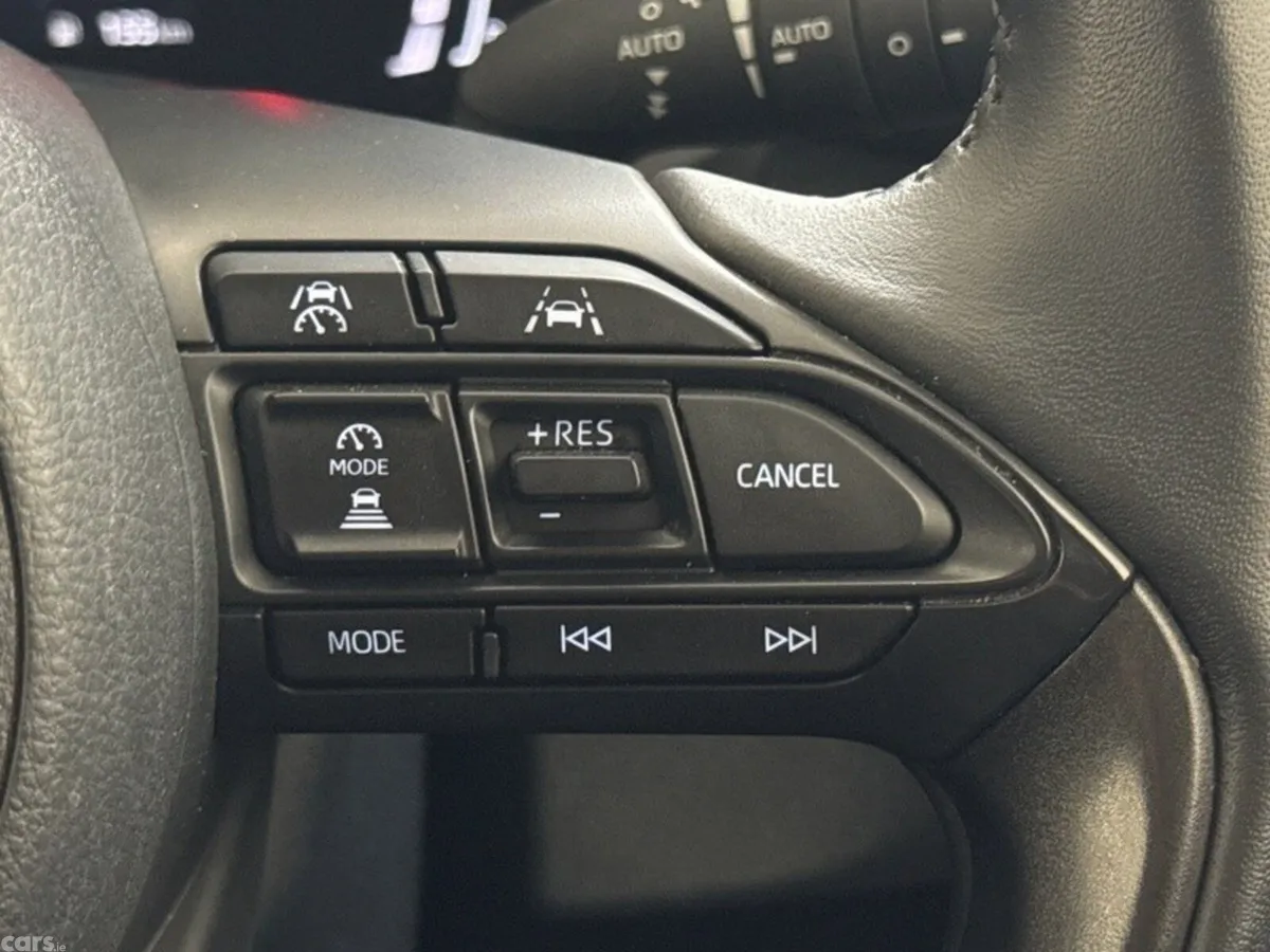 Toyota Yaris Cross SUV, Petrol Hybrid, 2025, Grey