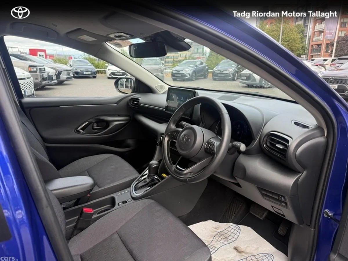 Toyota Yaris Hatchback, Petrol Hybrid, 2025, Blue
