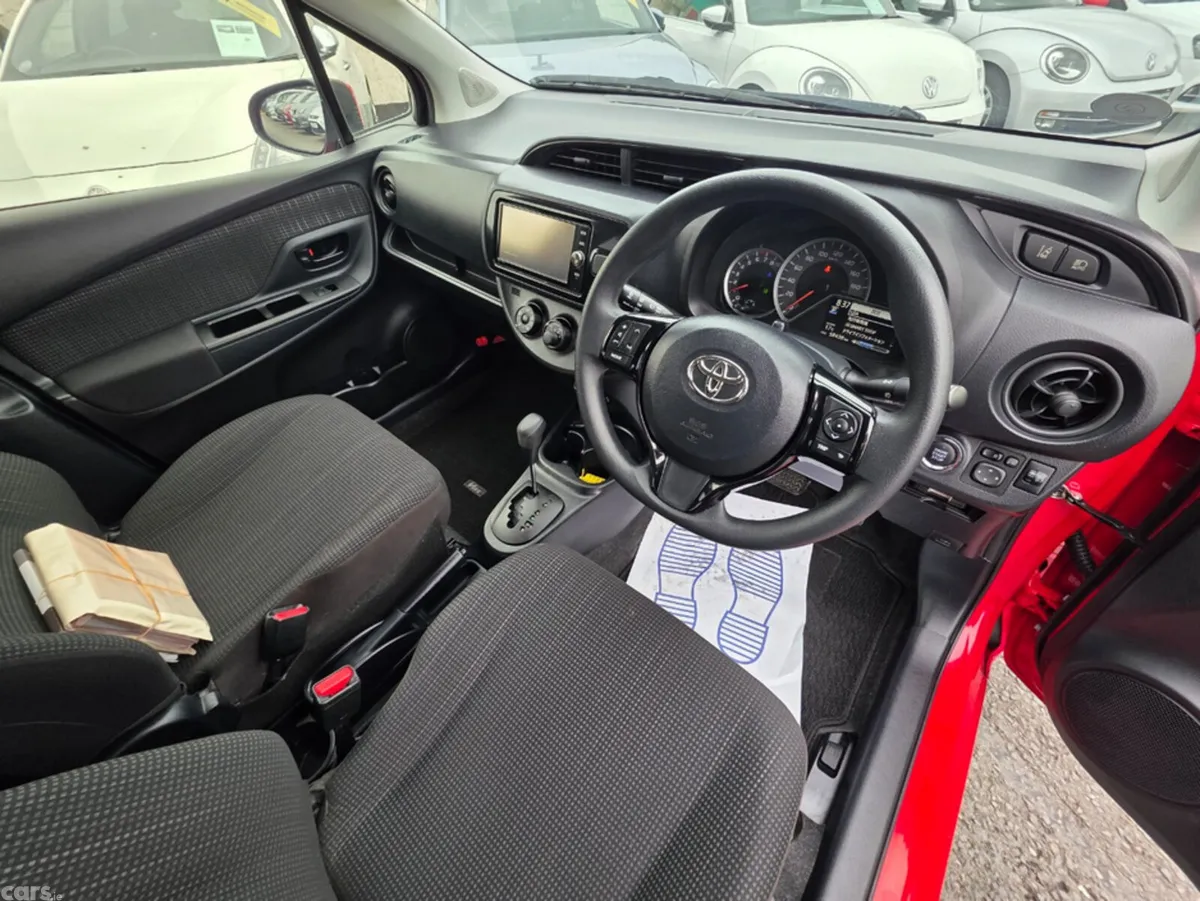 Toyota Yaris Hatchback, Petrol, 2017, Red