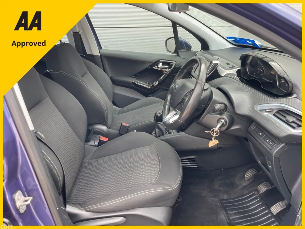 Peugeot 208 Hatchback, Diesel, 2017, Blue