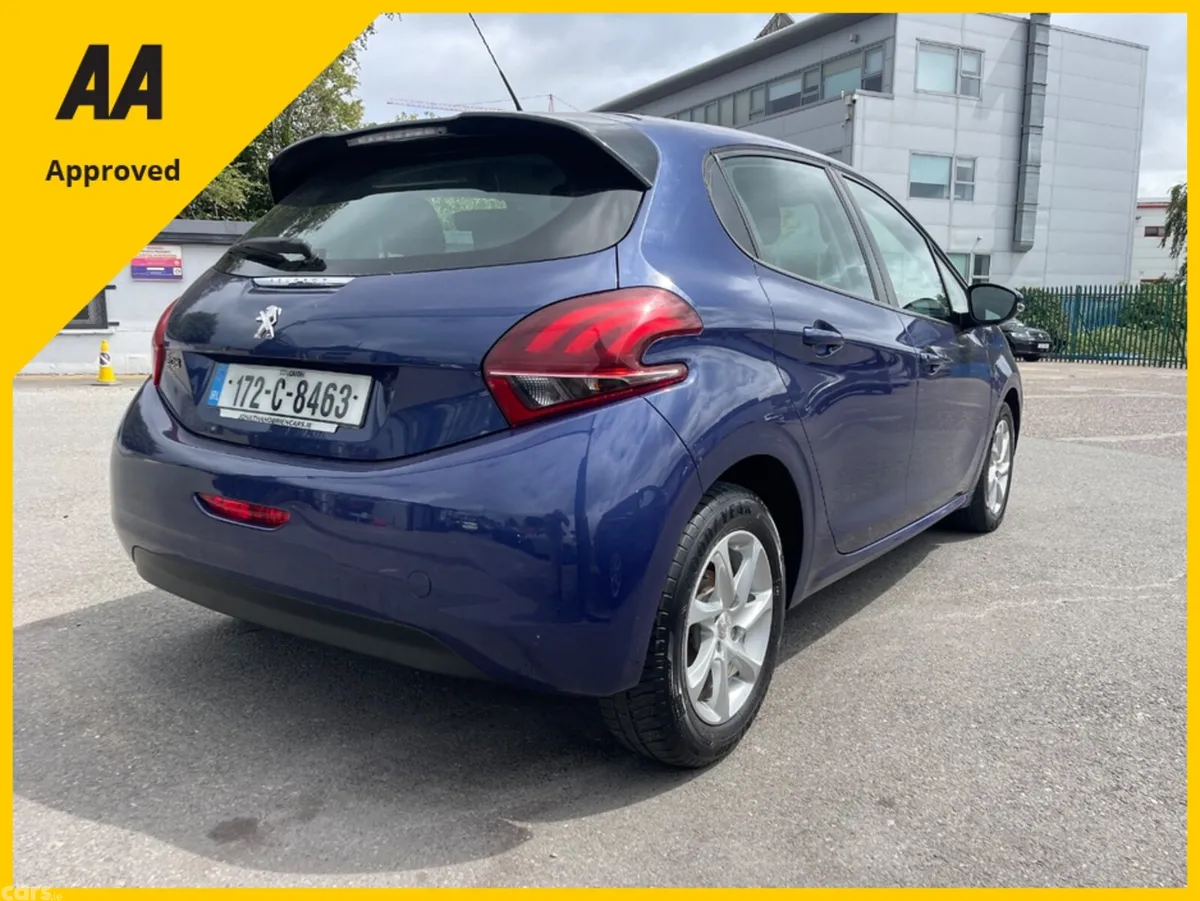 Peugeot 208 Hatchback, Diesel, 2017, Blue