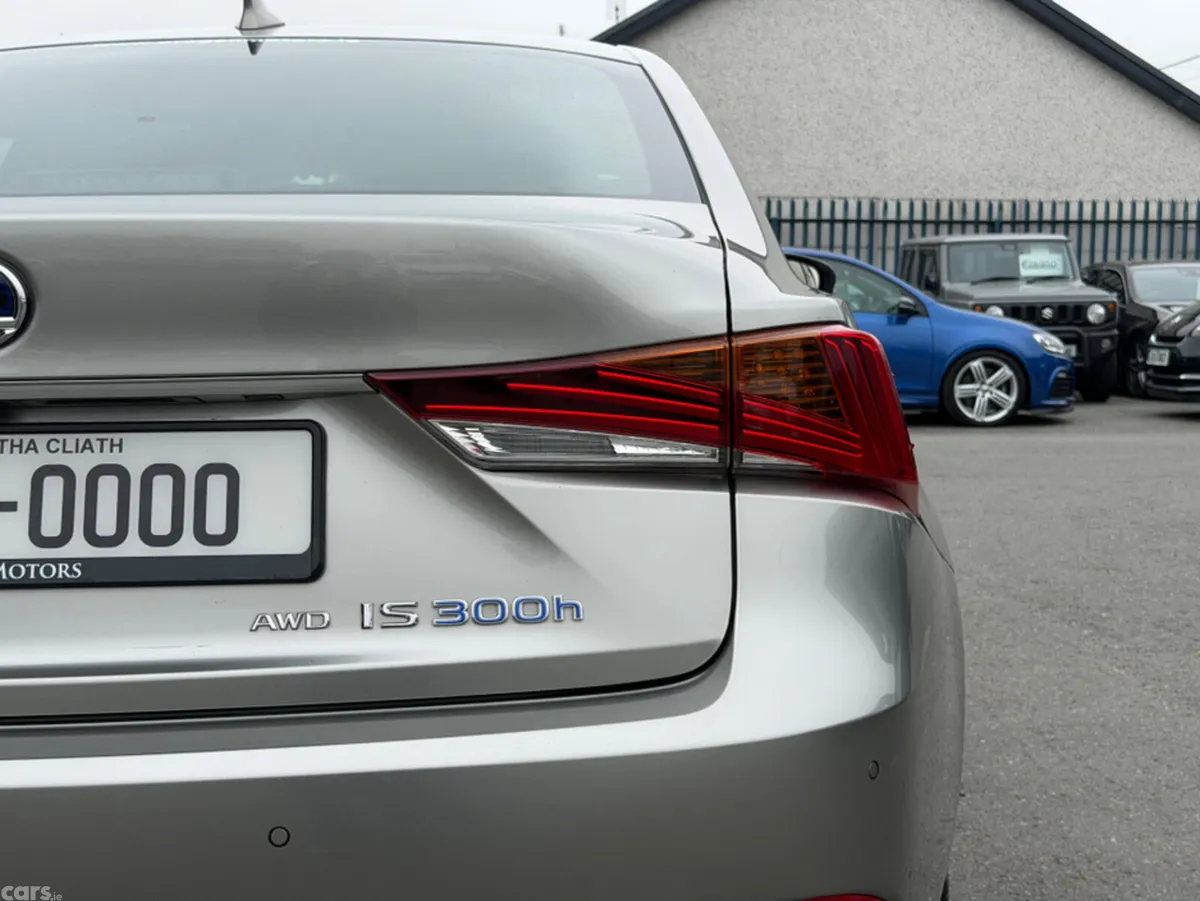 Lexus IS Saloon, Petrol Hybrid, 2018, Silver