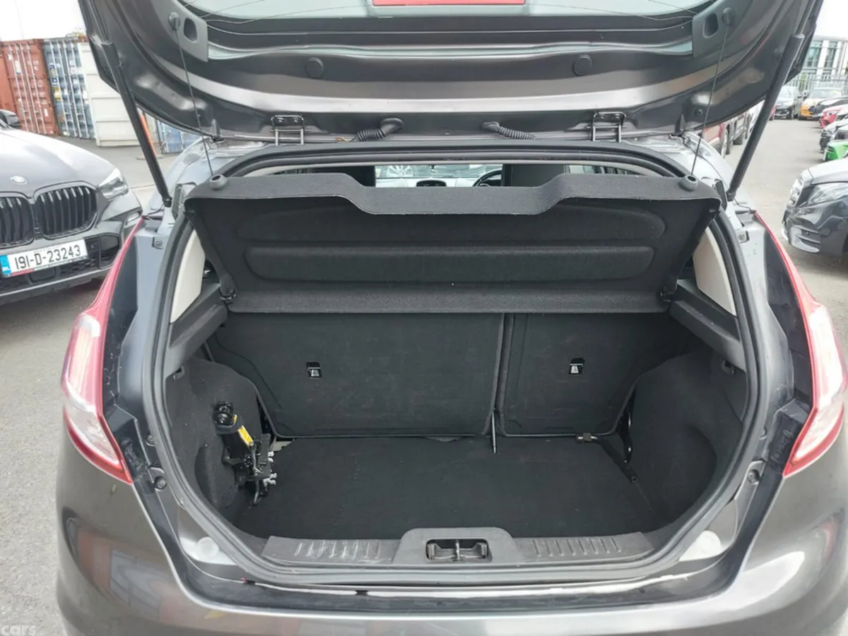 Ford Fiesta Hatchback, Petrol, 2017, Grey