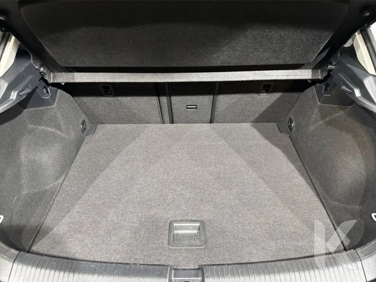 Volkswagen T-Roc SUV, Petrol, 2023, White
